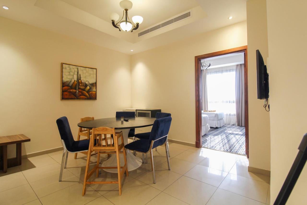 Friesian Hotel Suites Jeddah Exterior photo
