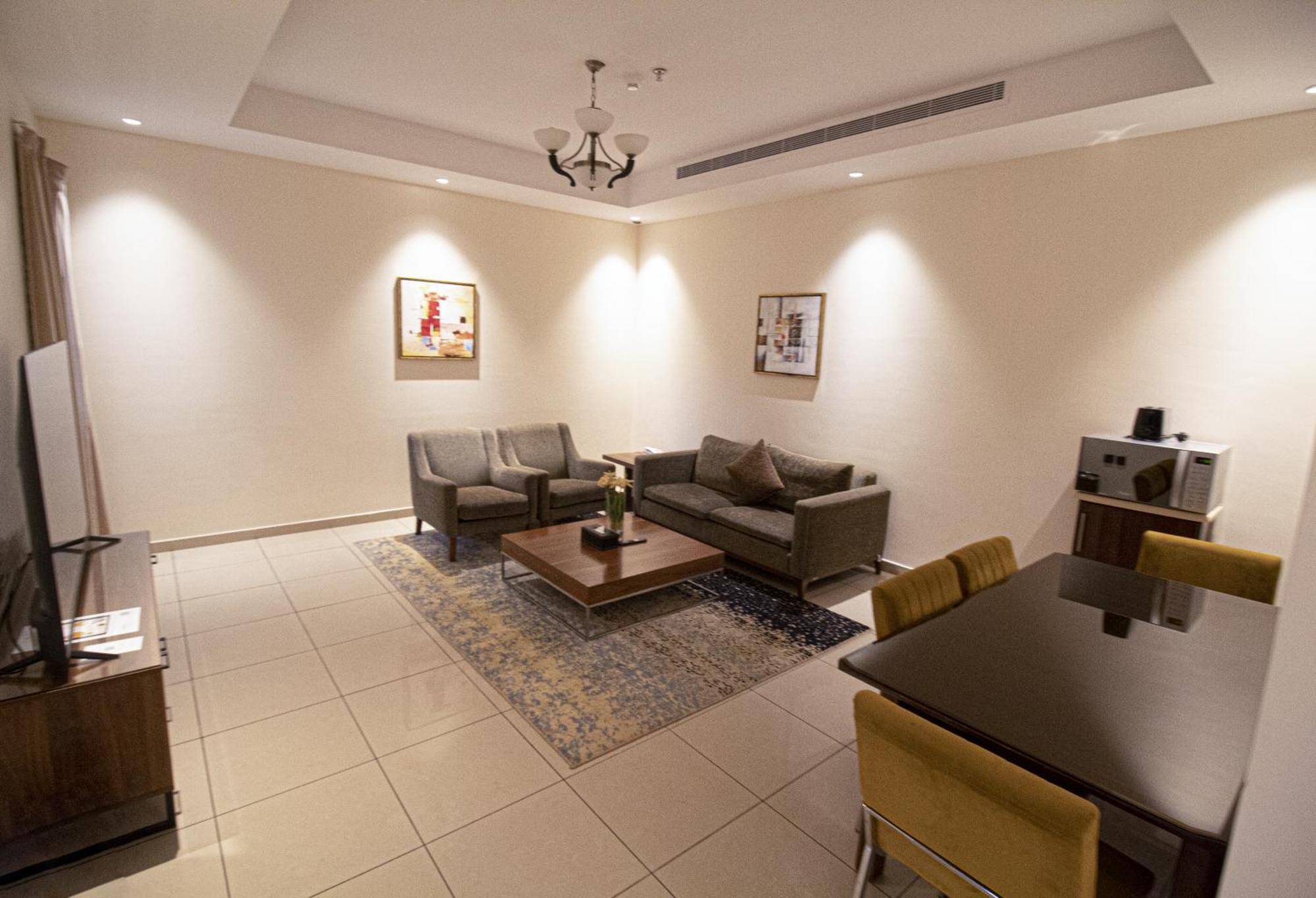 Friesian Hotel Suites Jeddah Exterior photo
